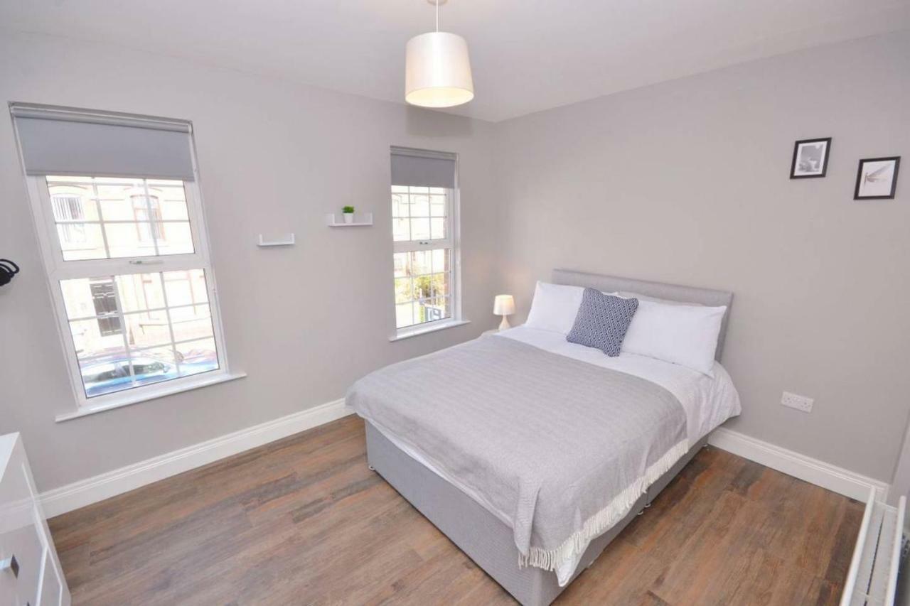 Queens Quarter Townhouse 2 Belfast Exterior photo